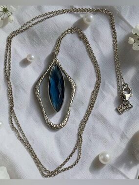 Grace & Heart Silver Marquise Blue Crystal Pendant Necklace